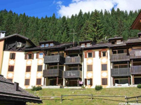 Отель Locazione Turistica Fienili di Brenta-1  Мадонна Ди Кампильо